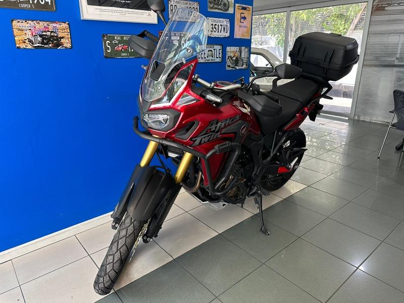 HONDA AFRICA TWIN  CRF1000LD AT 2018 AUTOMÁTICA, SOLO 8.300 KM !!! - FULL MOTOR