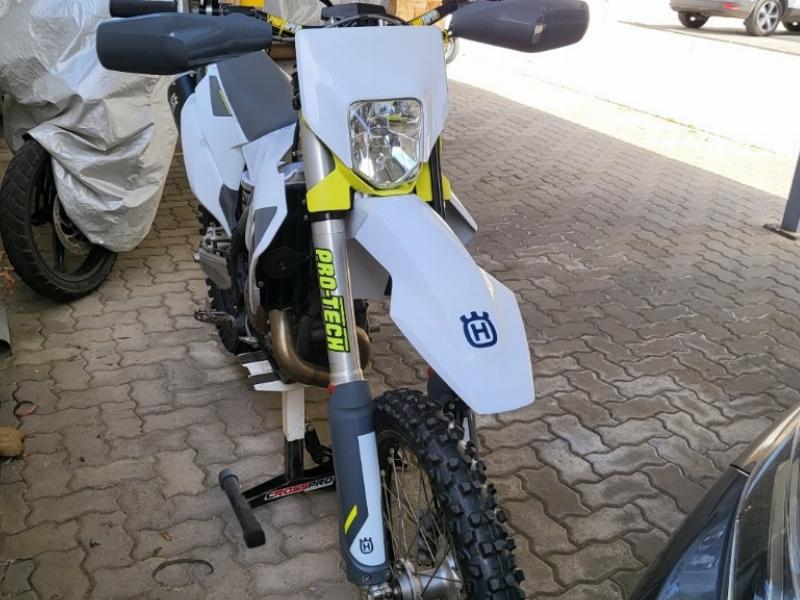 HUSQVARNA FE 450 NUEVA 2022 FACTURABLE 2022 2022 Impecable - solo 15 hrs - Facturable - FULL MOTOR