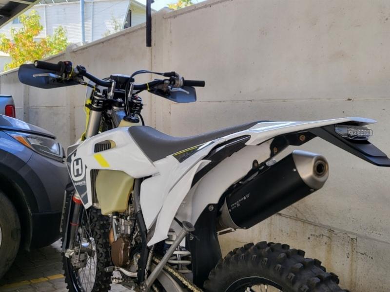 HUSQVARNA FE 450 NUEVA 2022 FACTURABLE 2022 2022 Impecable - solo 15 hrs - Facturable - FULL MOTOR