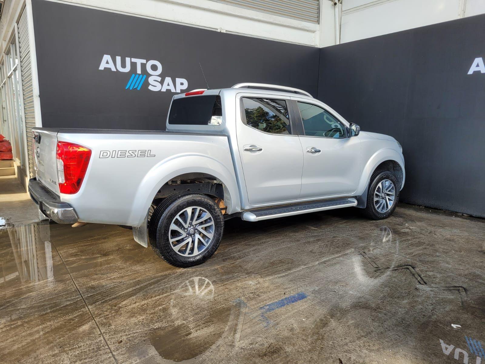 NISSAN NP300 LE AT 2018 NISSAN NP300 DOBLE CABINA LE 4X4 AUTOMATICA - FULL MOTOR