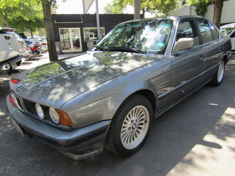 BMW 525 mecánico 5 veloc.   1990 cuero, sunroof. Proyecto por terminar.  - FULL MOTOR