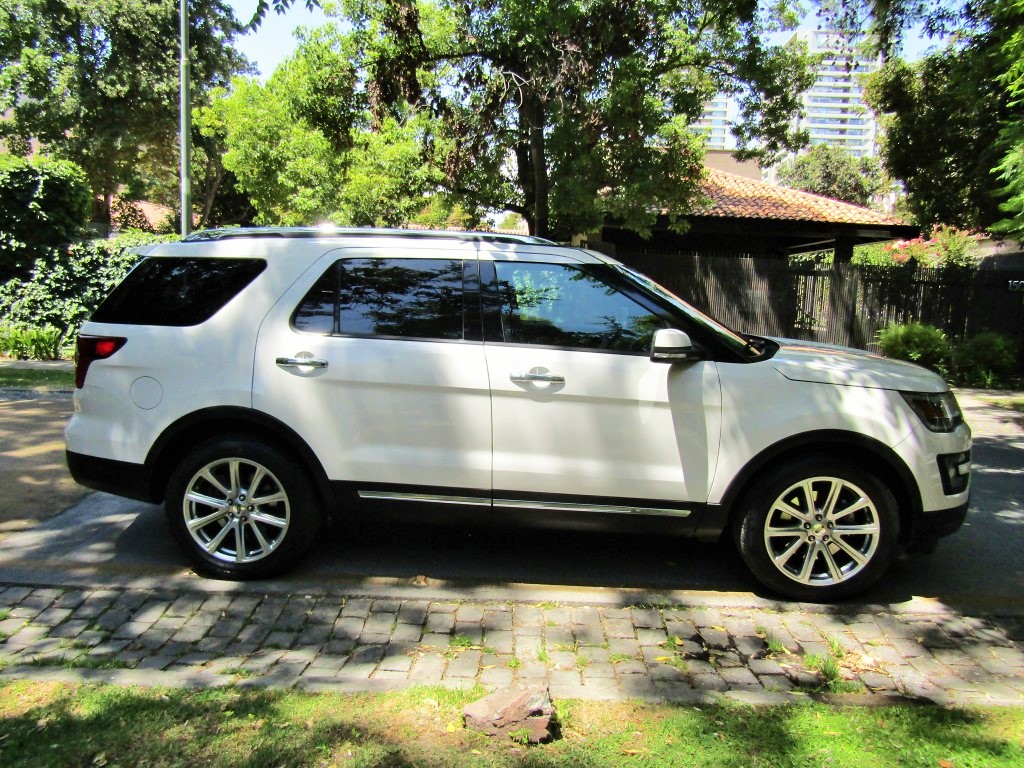 FORD EXPLORER 2.3 Limited 2.3 4x2 2016 Cuero 2 sunroof, 1 dueño.  MPECABLE  - FULL MOTOR