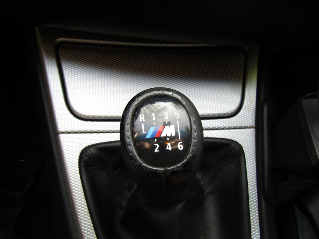 BMW 116I Look M, Cuero, sunroof.  2011 6 velocidades, 8 Airbags, abs, llantas 17  - FULL MOTOR