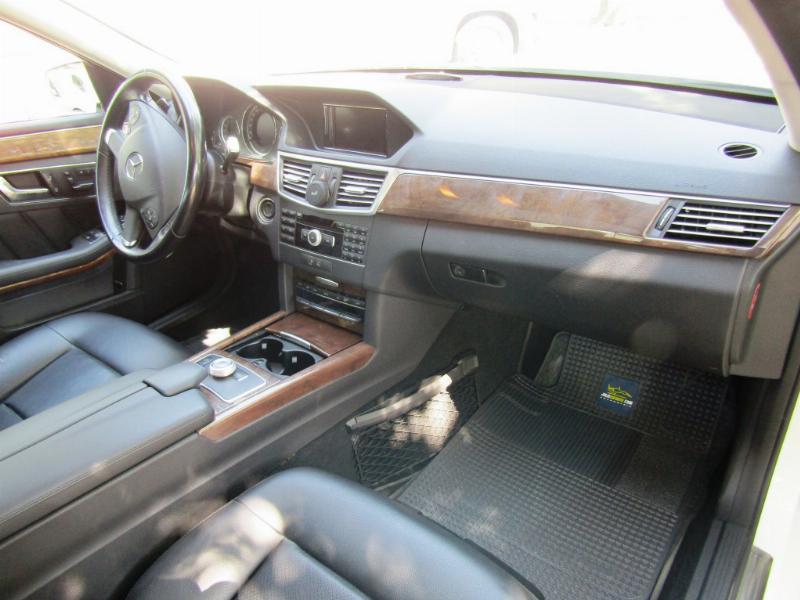 MERCEDES-BENZ E250 1.8 Turbo Elegance, cuero, sunroof 2012 Solo 66 mil km. Kaufmann.  - FULL MOTOR
