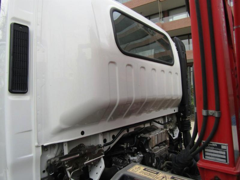 CHEVROLET NPR 715 4.4 Diesel 2015 carga 6.750 Kg, cama larga 5x2 con Pluma   - FULL MOTOR