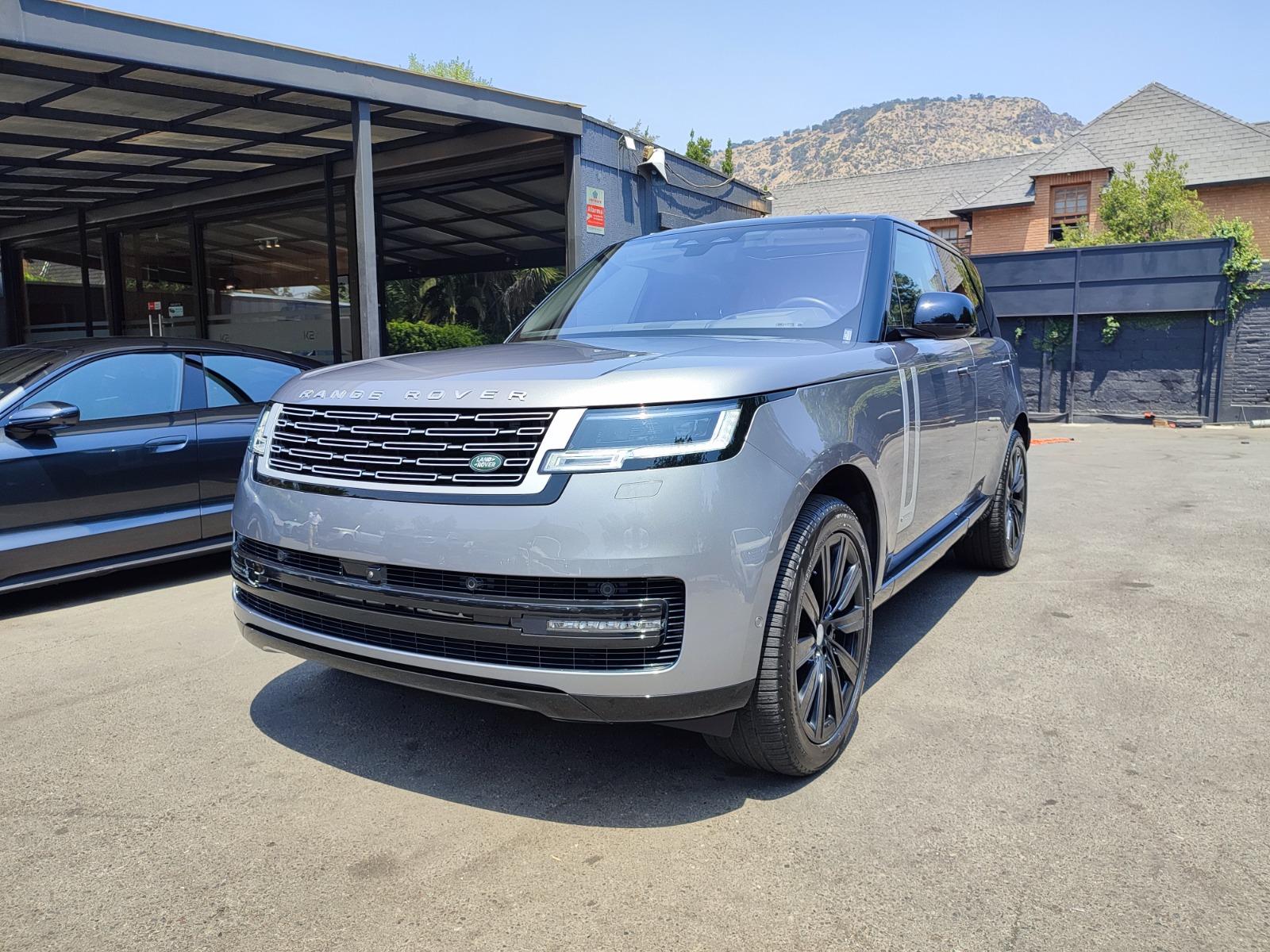 LAND ROVER RANGE ROVER AUTOBIOGRAPHY 4.4 AWD 2023 MAXIMO EQUIPO, IMPECABLE - FULL MOTOR