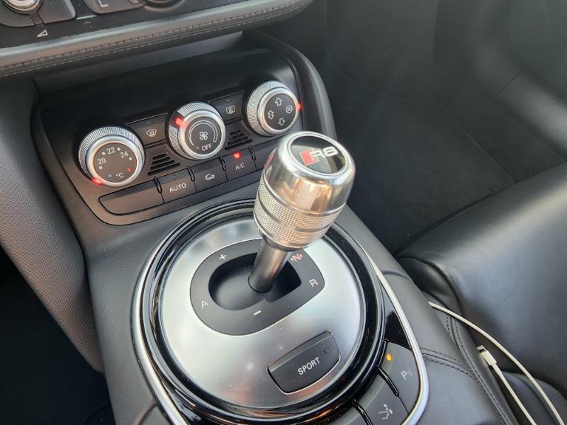 AUDI R8 4.2 V8 QUATTRO 2016 IMPECABLE, ESCAPE DEPORTIVO - K2 AUTOS