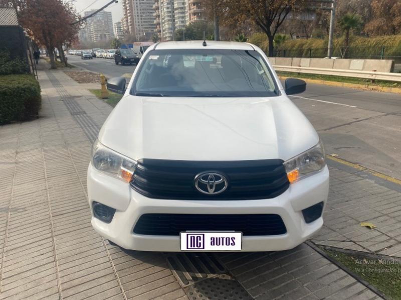 TOYOTA HILUX 2.4D Manual DX 2019 Impecable - FULL MOTOR