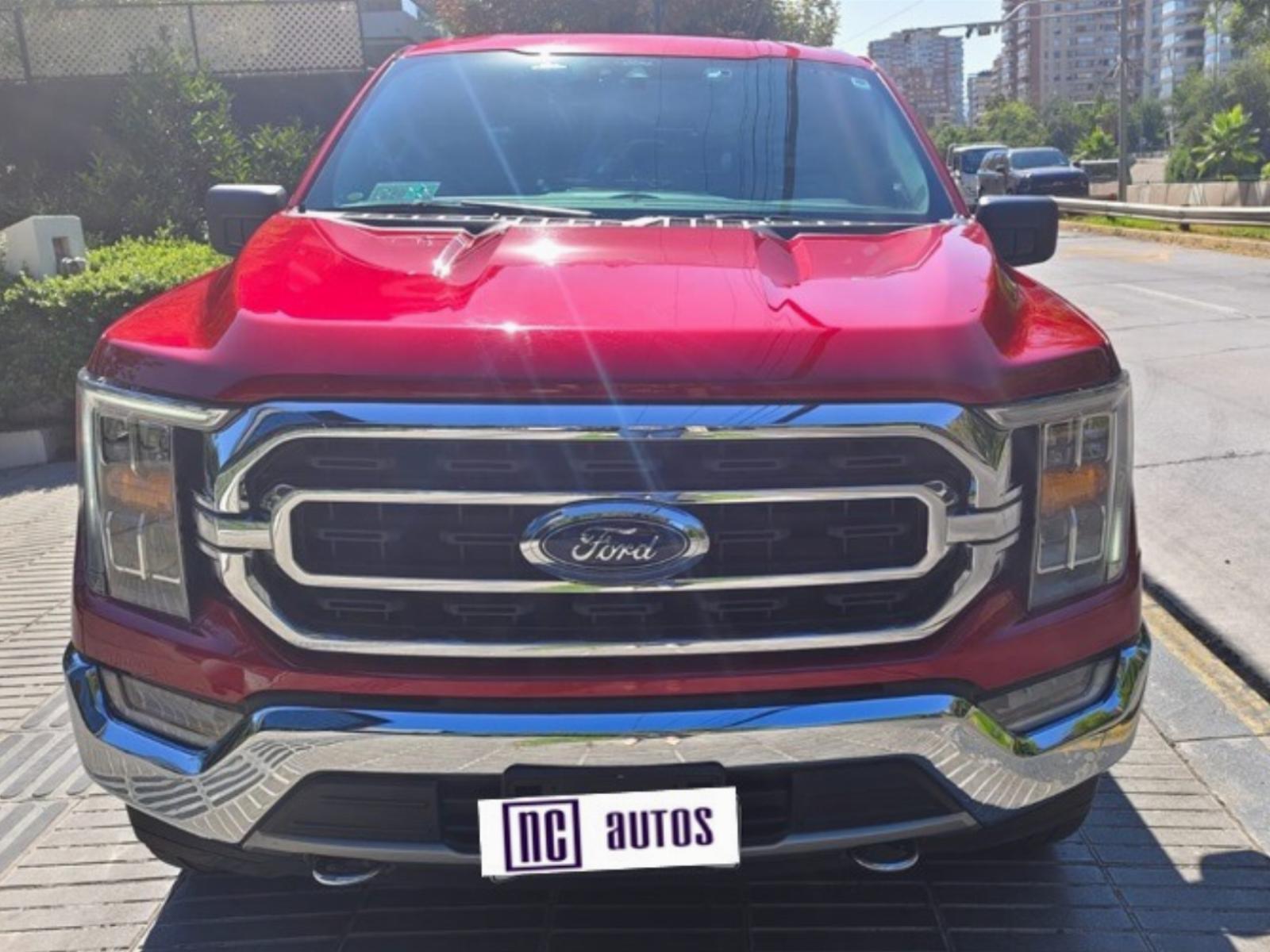 FORD F-150 5.0 Double Cab XLT 4WD 2021 Excelente Oportunidad - 