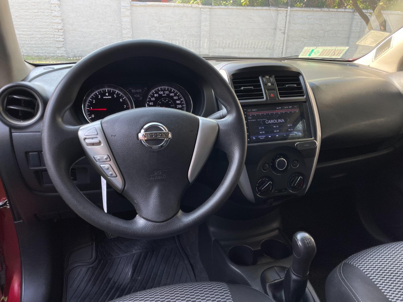 NISSAN VERSA 1.6 4x2  2018 IMPECABLE - FULL MOTOR