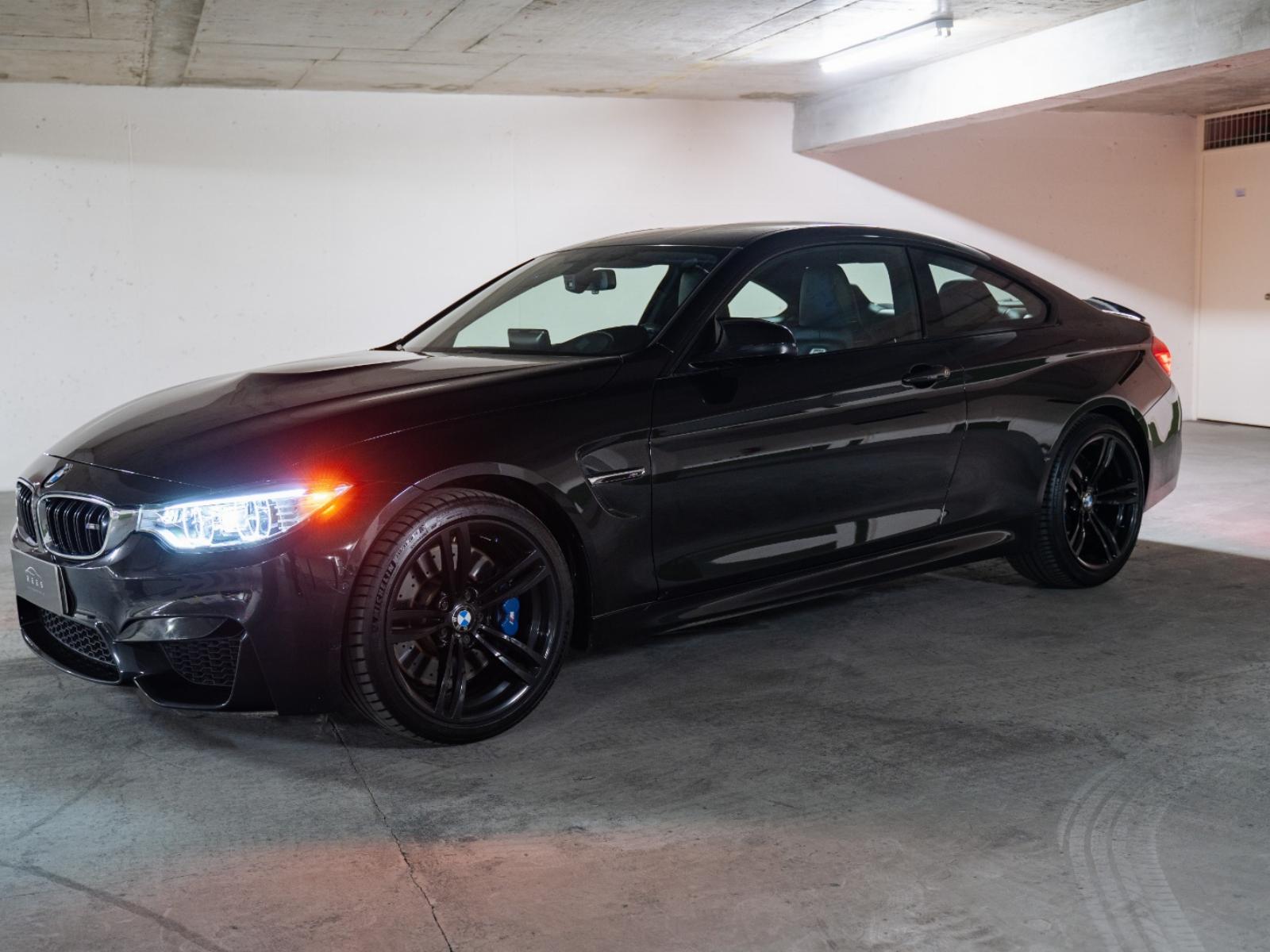 BMW M4 Coupe 2015 - FULL MOTOR