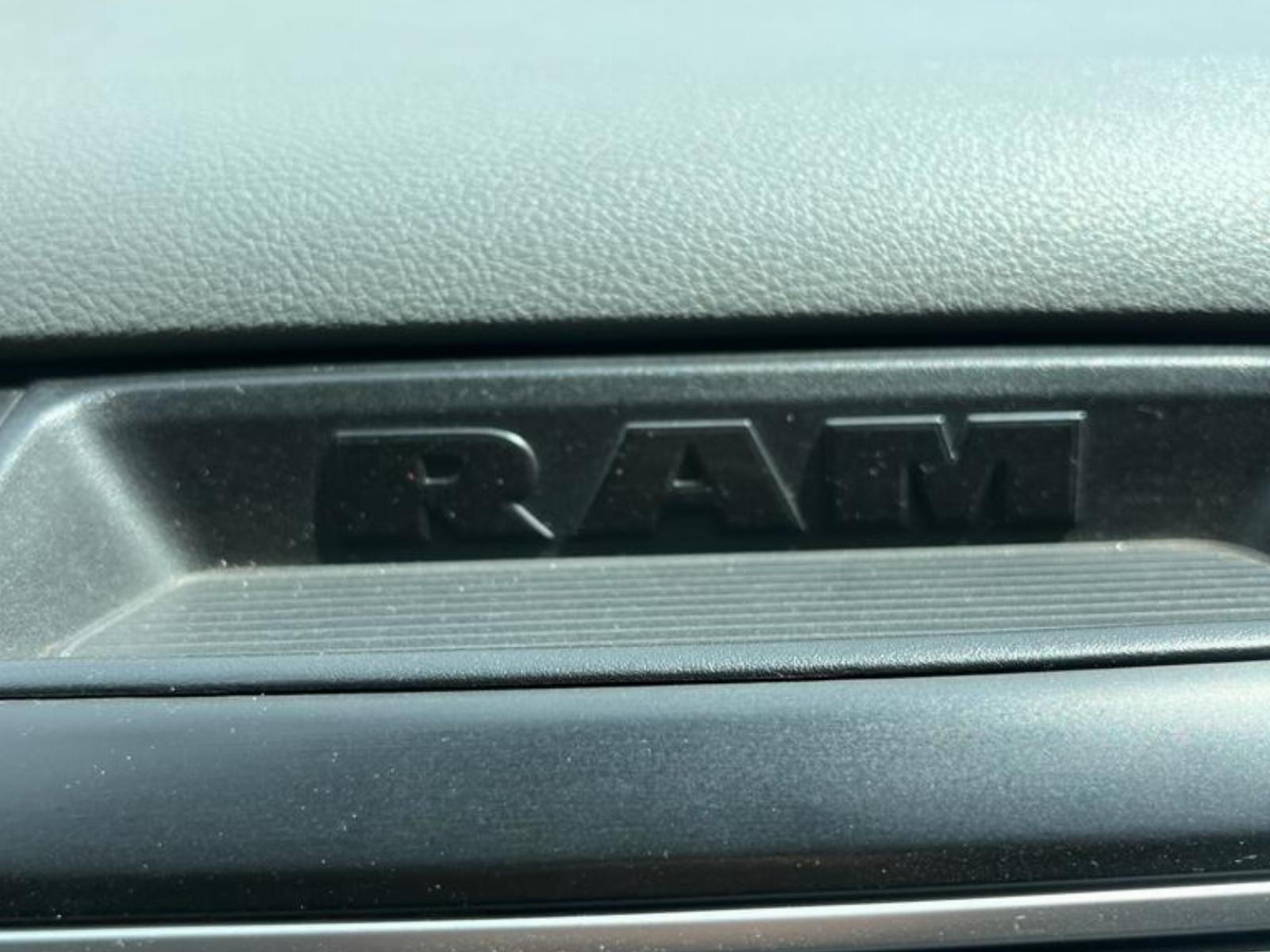 RAM 1500 RAM 1500 SLT 4X4 3,6 AUT 2018 CAMIONETA SIN DETALLES - FULL MOTOR
