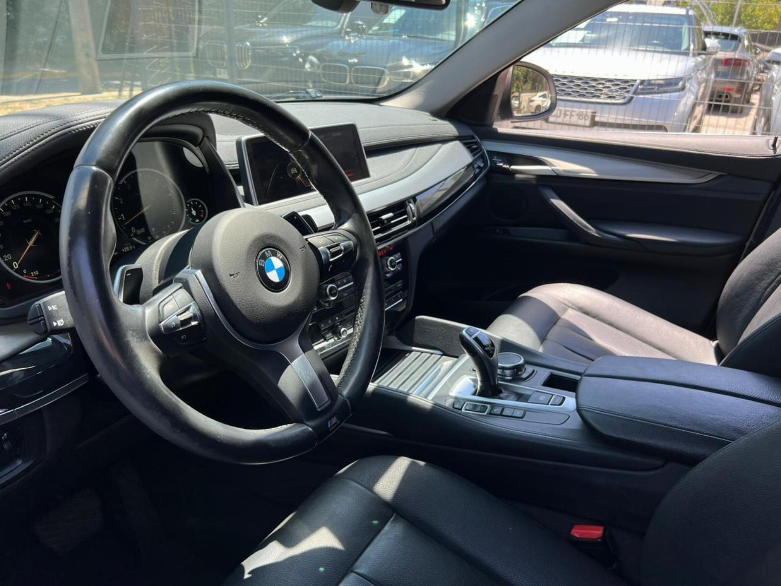 BMW X6 35i sDRIVE LOOK M 2016 MANTENIMIENTO EN WBM UN DUEÑO - FULL MOTOR