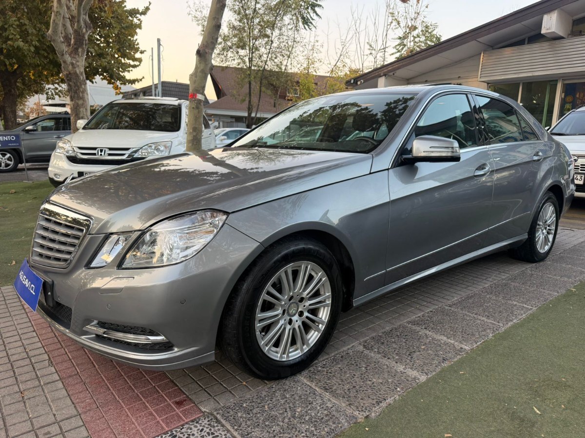 MERCEDES-BENZ E250 1.8 E 250 Turbo Elegance 2012 POCO KM - FULL MOTOR