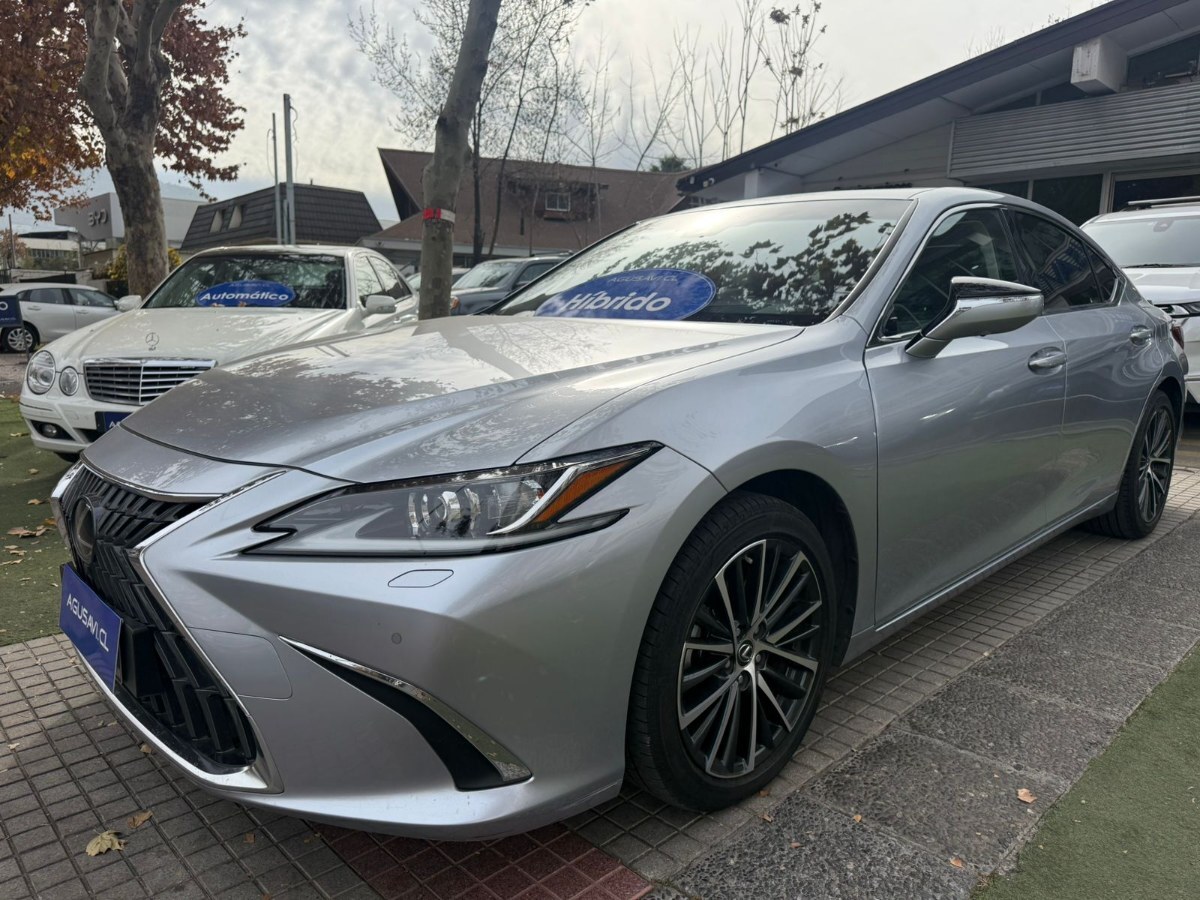LEXUS ES 300H CVT 2.5 AUT 2025 SOLO 3.000 KM / HIBRIDO  - AGUSAVI