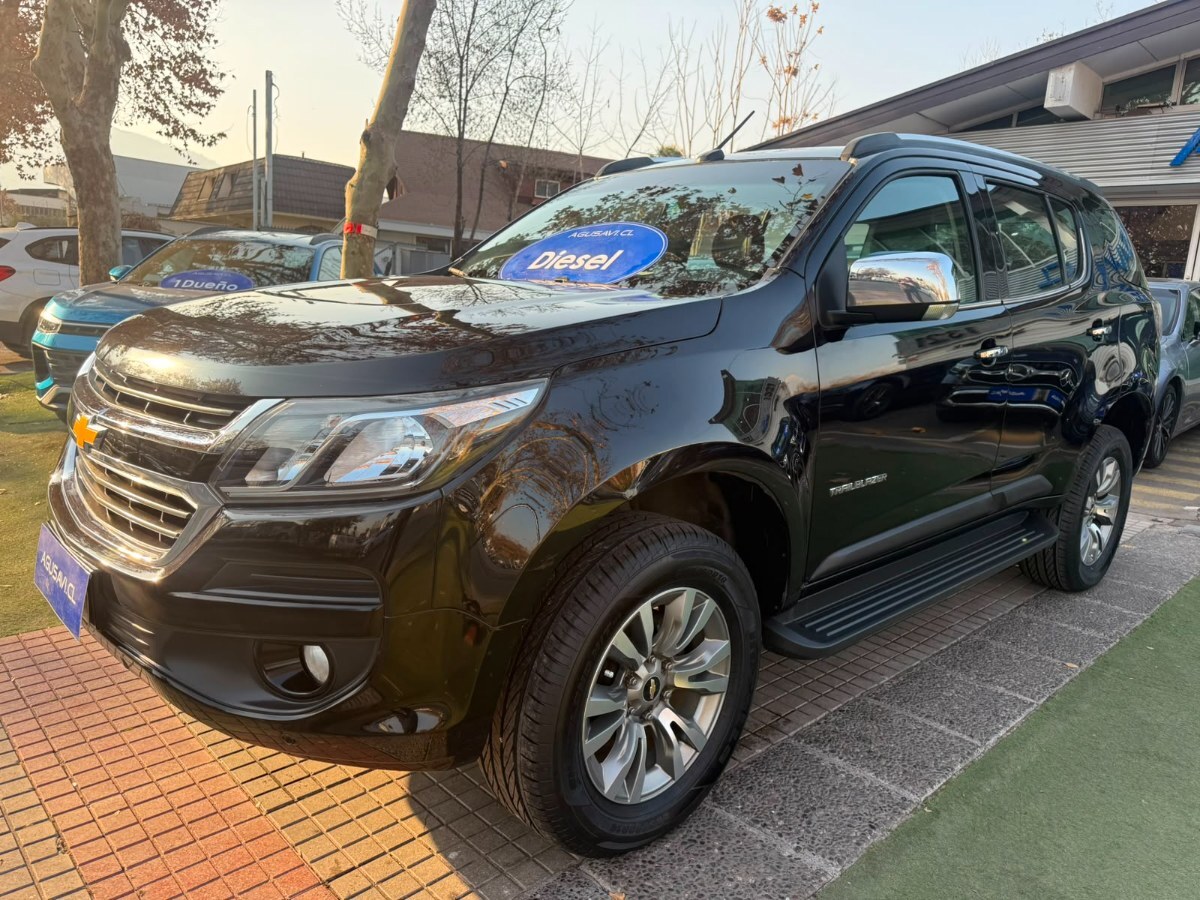 CHEVROLET TRAILBLAZER 2.8 CTDI PREMIER 4X4 AT 5P 2020 4X4 / 3 FILAS DE ASIENTOS / 1 DUEÑO - FULL MOTOR