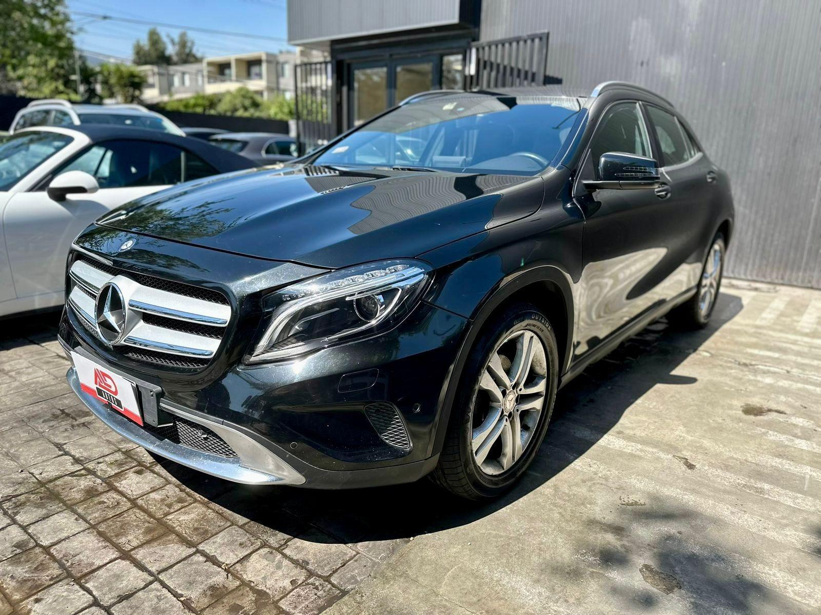 MERCEDES-BENZ GLA 200 1.6 TURBO 2017 ÚNICO DUEÑO - 