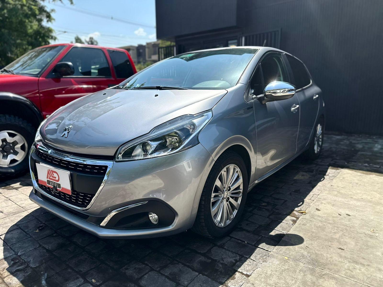 PEUGEOT 208 SIGNATURE 2019 MANTENIMIENTO AL DÍA  - 