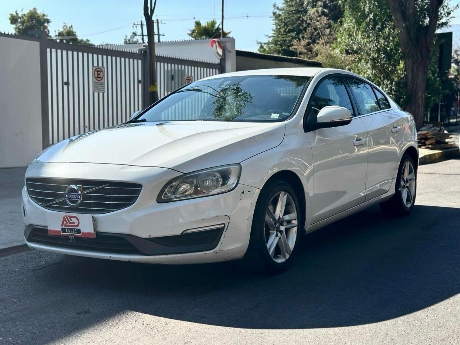 VOLVO S60 COMFORT D2 2015 ÚNICO DUEÑO - Automotora La Dehesa