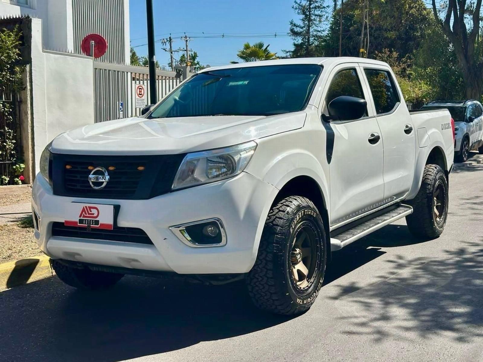 NISSAN NP300 SE 4X4 2020 DIESEL 2.300 CC - Automotora La Dehesa