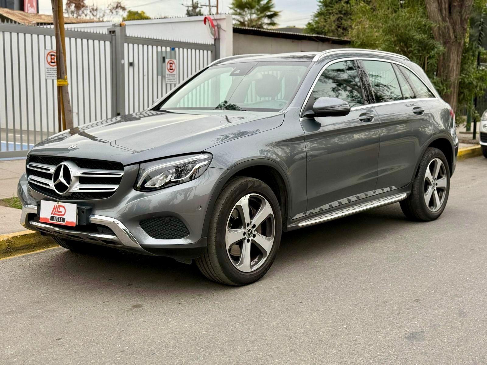 MERCEDES-BENZ GLC 300 2.0 4MATIC 2019 UN DUEÑO MANTENIMIENTO AL DÍA - FULL MOTOR