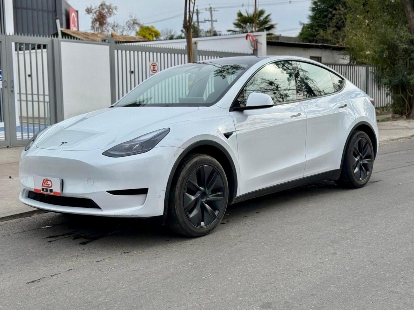 TESLA MODEL Y STANDARD RANGE 2024 100% ELÉCTRICO  - Automotora La Dehesa
