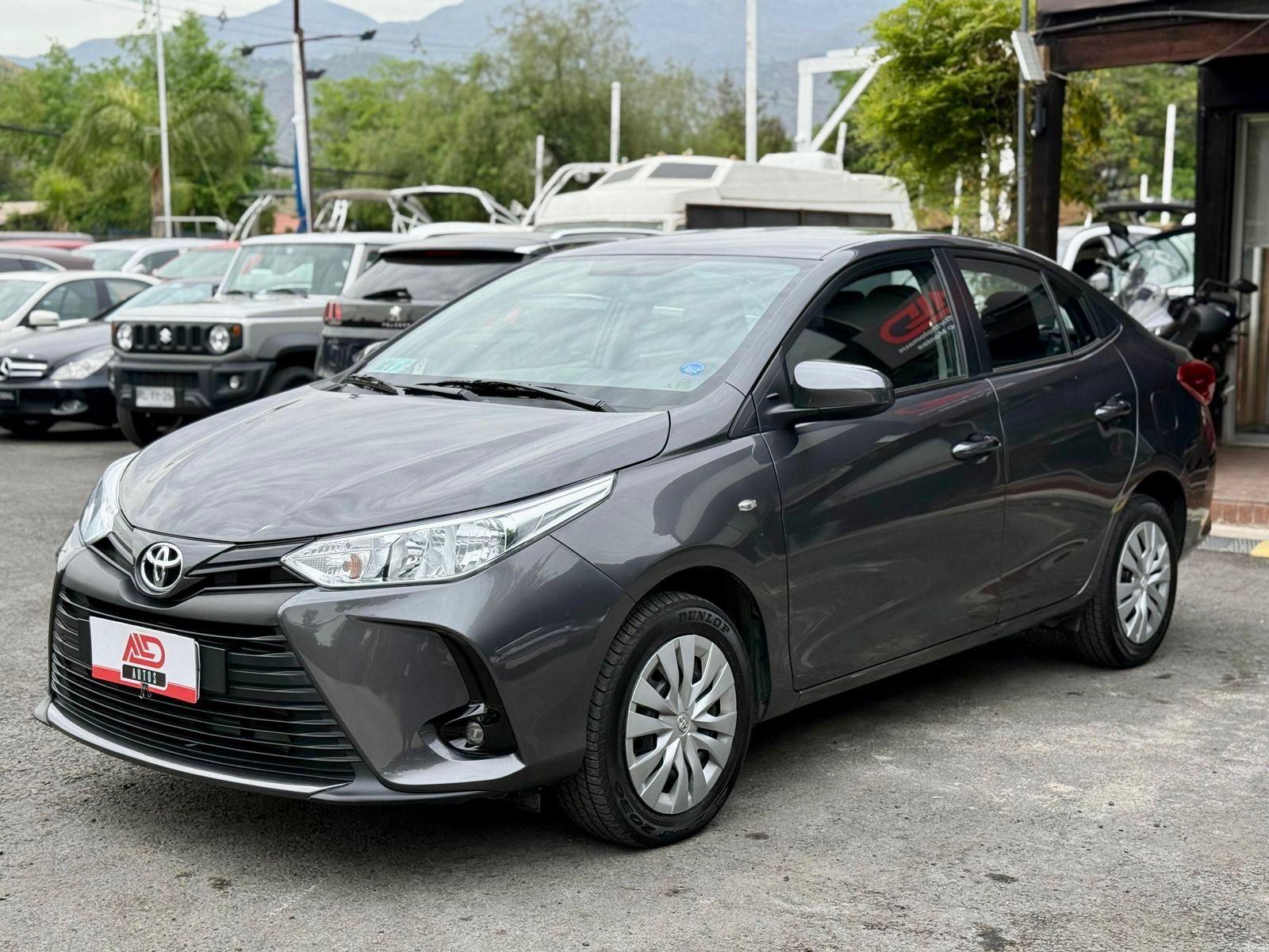 TOYOTA YARIS SEDAN 1.5 AT 2022 MANTENIMIENTO EN LA MARCA - FULL MOTOR
