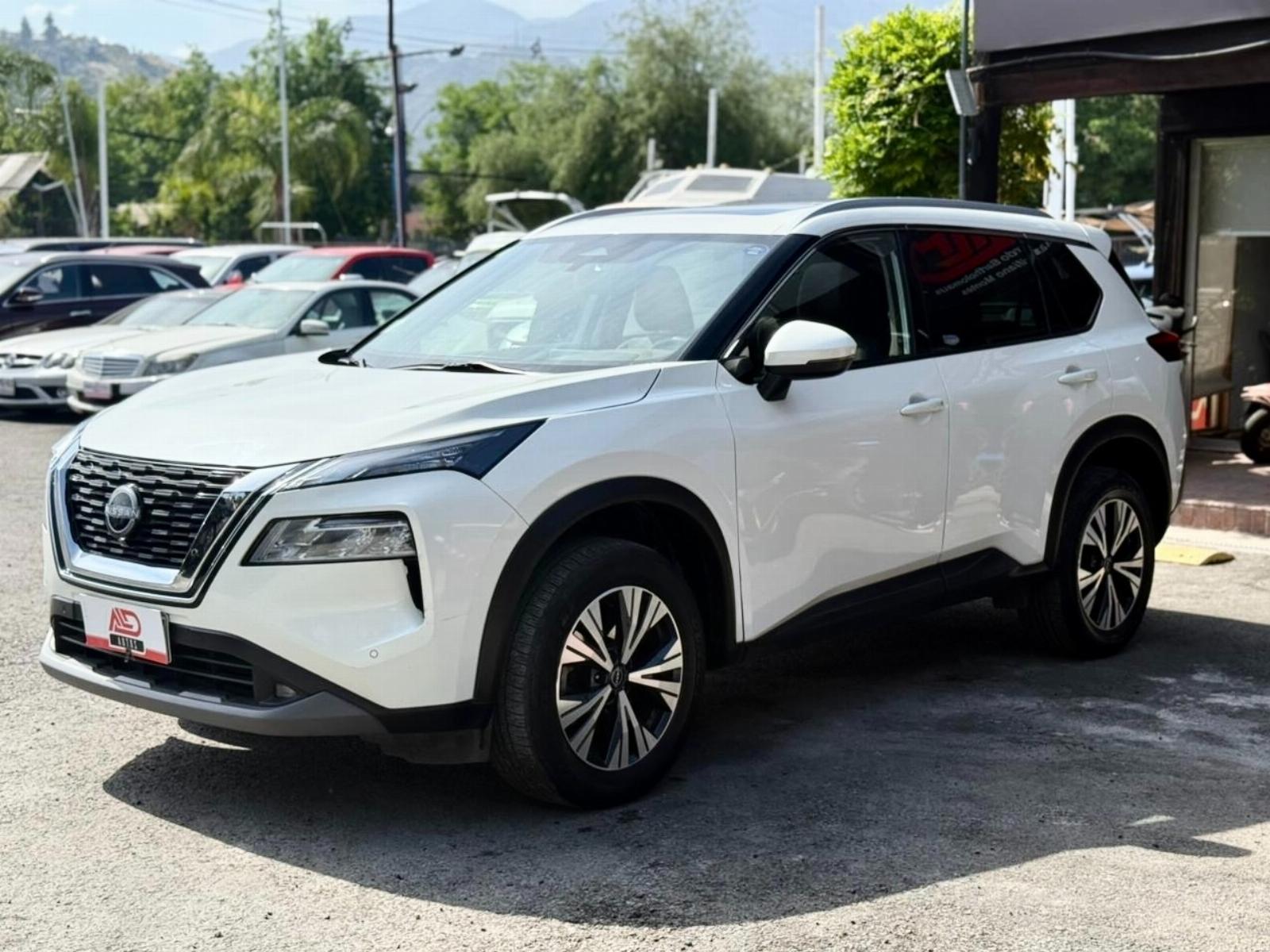 NISSAN X-TRAIL 2.5 CVT 2023 TRES CORRIDAS DE ASIENTOS - FULL MOTOR