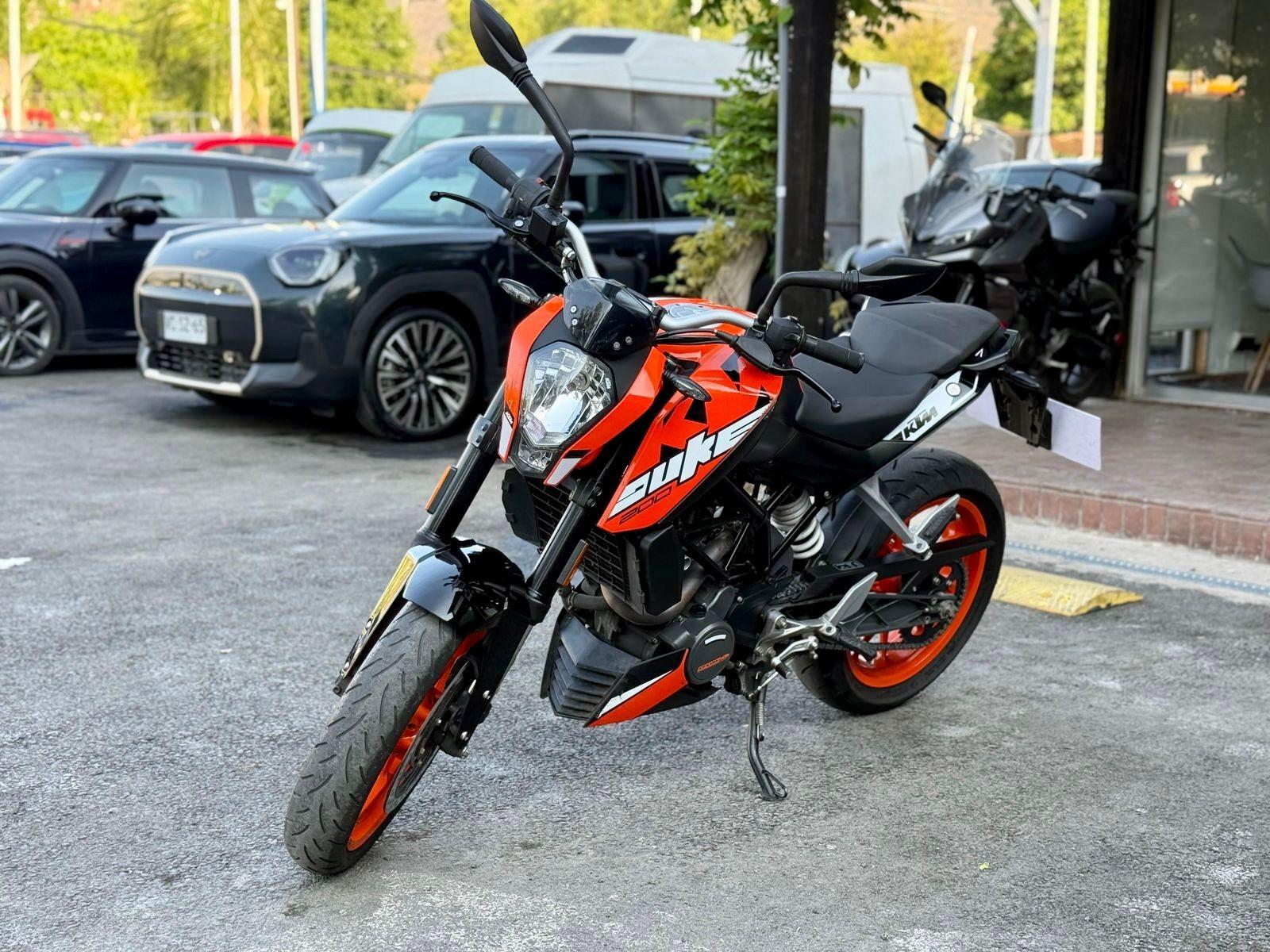 KTM DUKE 200 2022 ÚNICO DUEÑO - FULL MOTOR