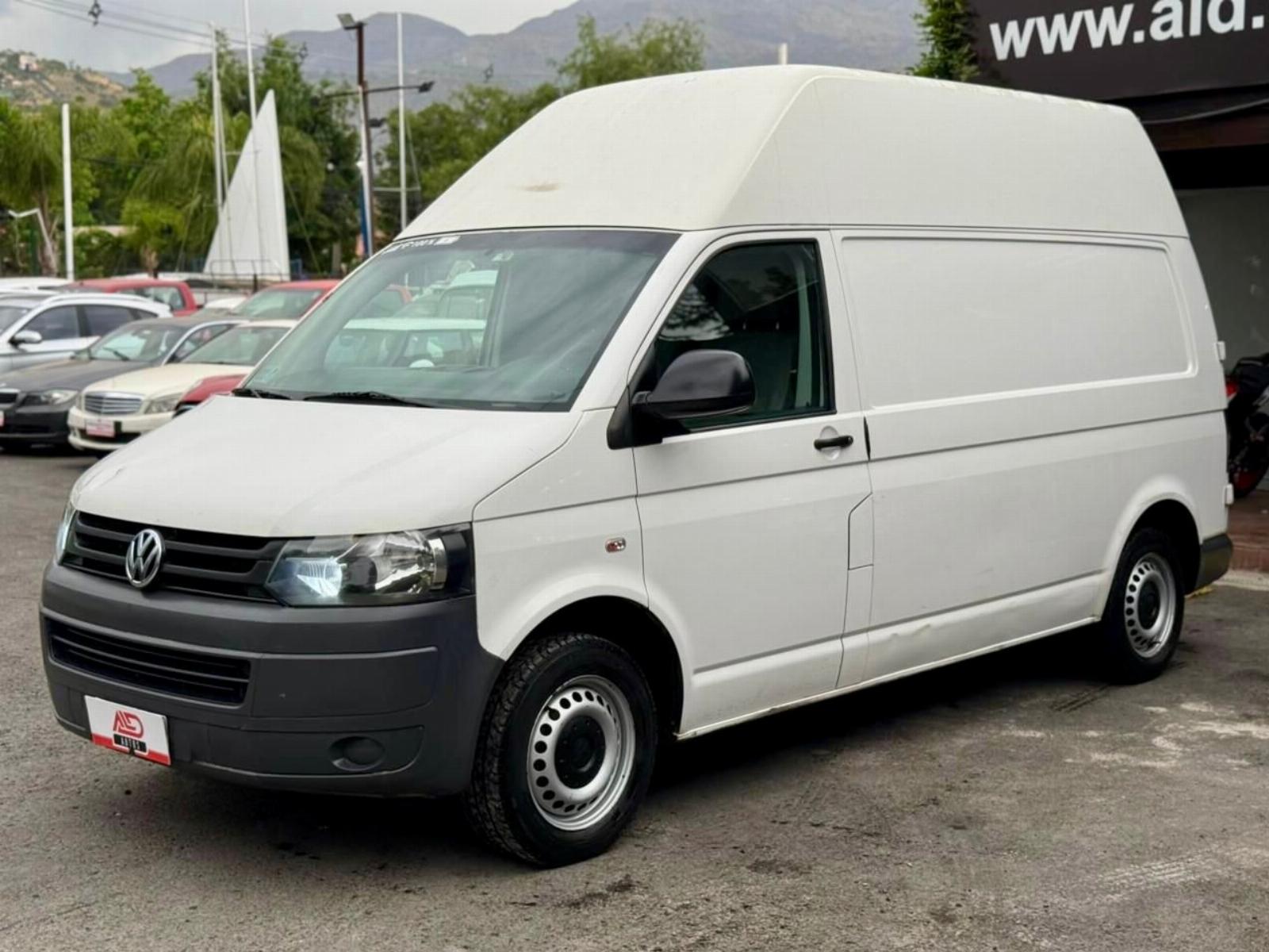 VOLKSWAGEN TRANSPORTER 2.0 TDI MT 2012 FACTURABLE UN DUEÑO - FULL MOTOR