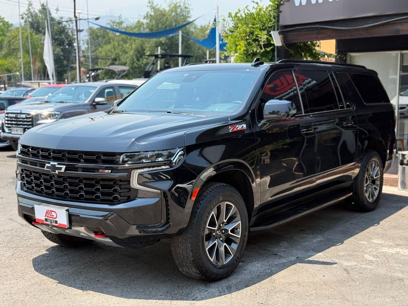 CHEVROLET SUBURBAN LT 5.3L 4WD 2023 TRES CORRIDAS DE ASIENTOS - FULL MOTOR