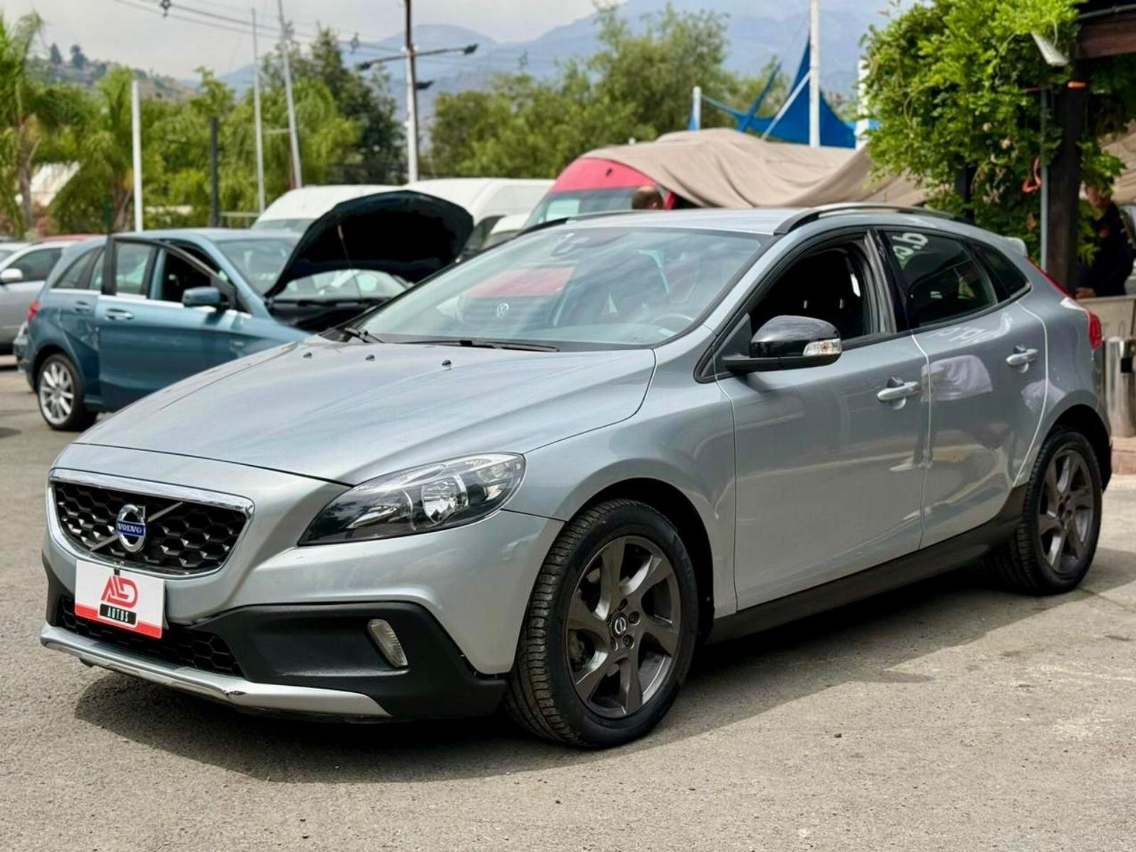 VOLVO V40 CROSS COUNTRY T4 2015 - FULL MOTOR