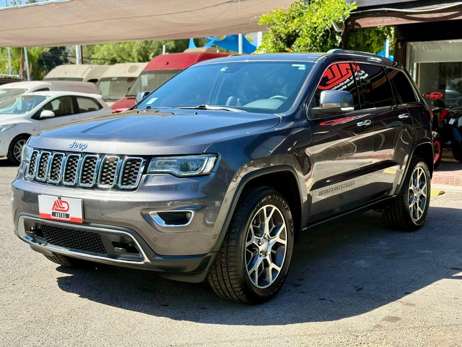 JEEP GRAND CHEROKEE LIMITED 3.6 4x4 2019 UN DUEÑO MANTENIMIENTO AL DIA - FULL MOTOR