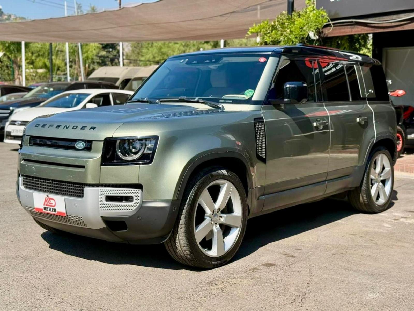 LAND ROVER DEFENDER 110 4x4 3.0 AT 2021 MANTENIMIENTO EN DITEC UN DUEÑO - FULL MOTOR