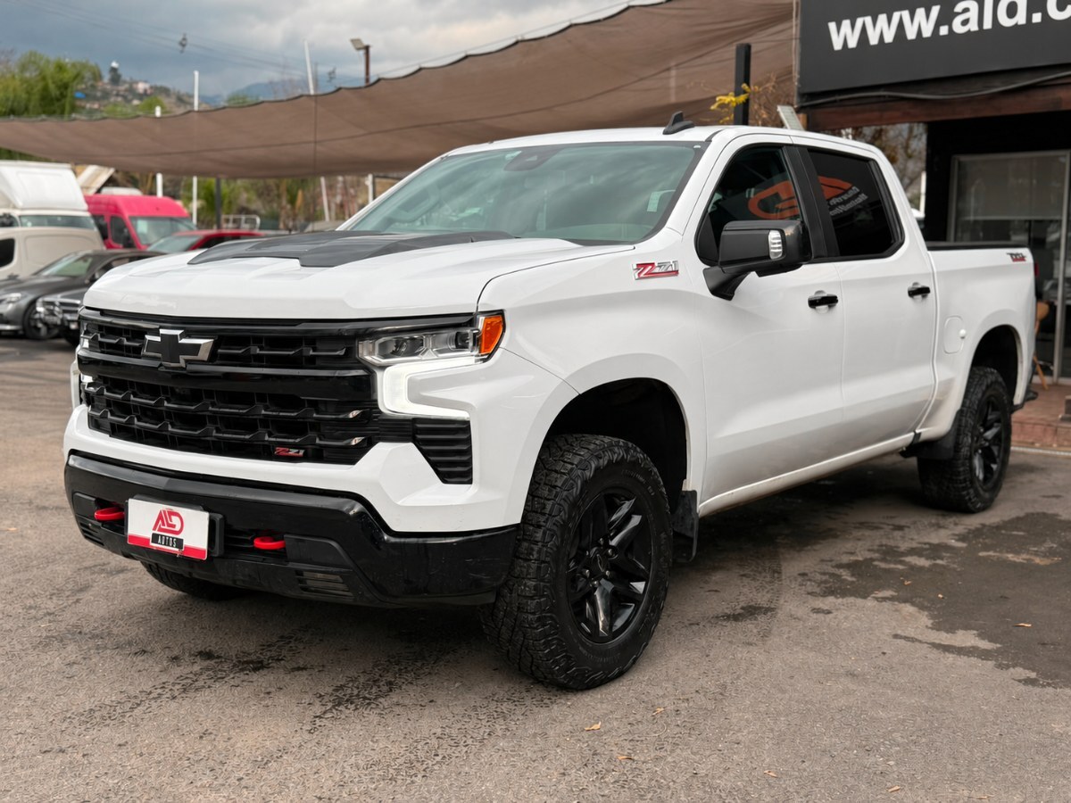 CHEVROLET SILVERADO LT TRAIL BOSS 5.3 2023 FACTURABLE - FULL MOTOR