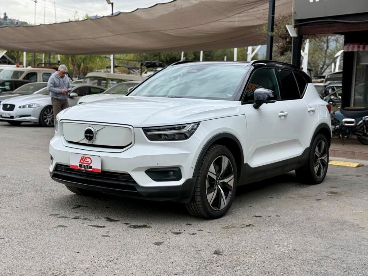 VOLVO XC40 P8 PRESTIGE 2022 100% ELÉCTRICO - FULL MOTOR