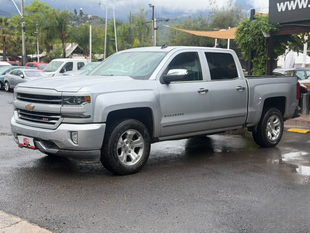 CHEVROLET SILVERADO LTZ 5.3 2018 MANTENIMIENTO AL DIA - FULL MOTOR