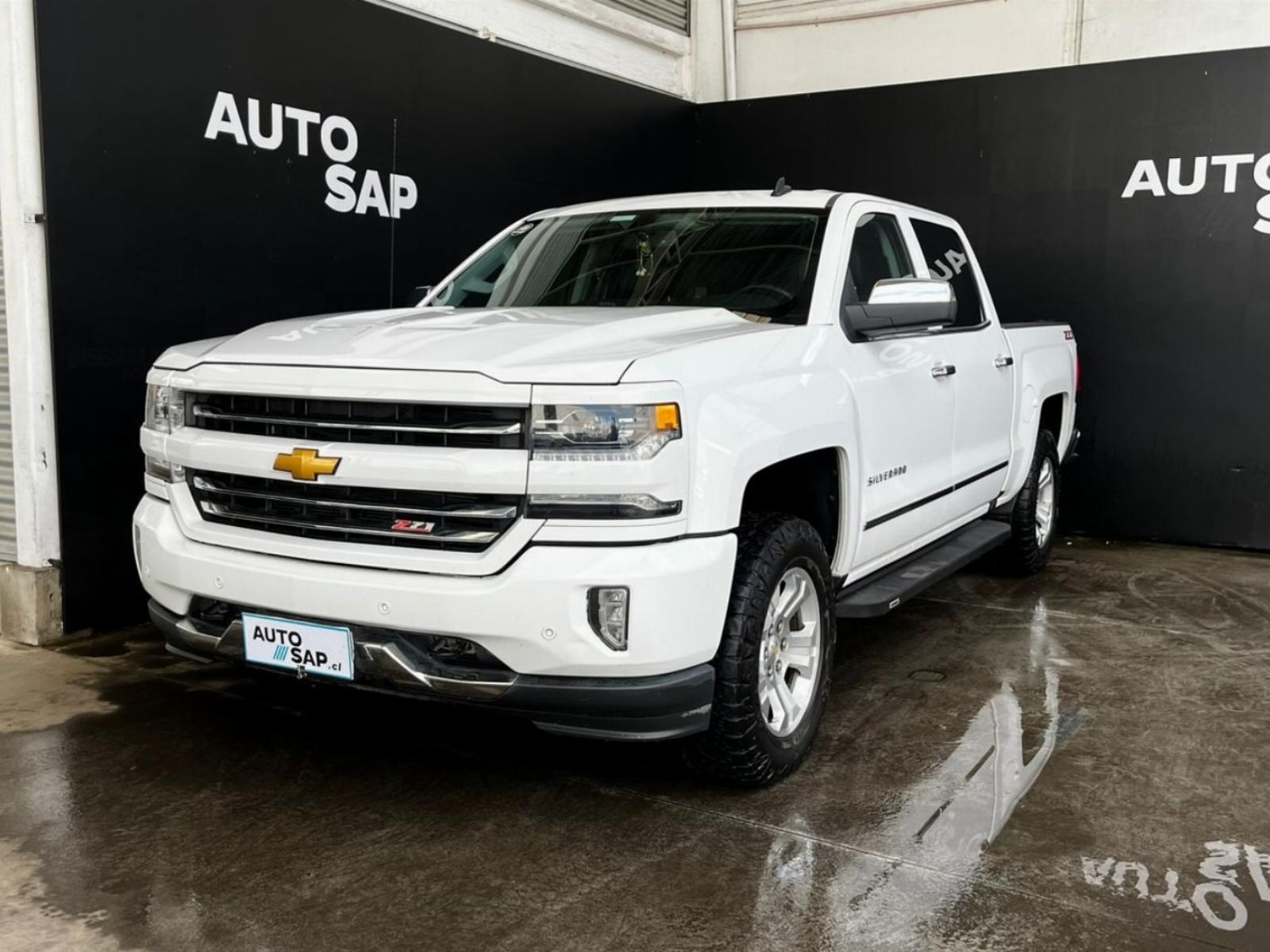 CHEVROLET SILVERADO LTZ 4WD 5.3 2018 EXCELENTE ESTADO - FULL MOTOR