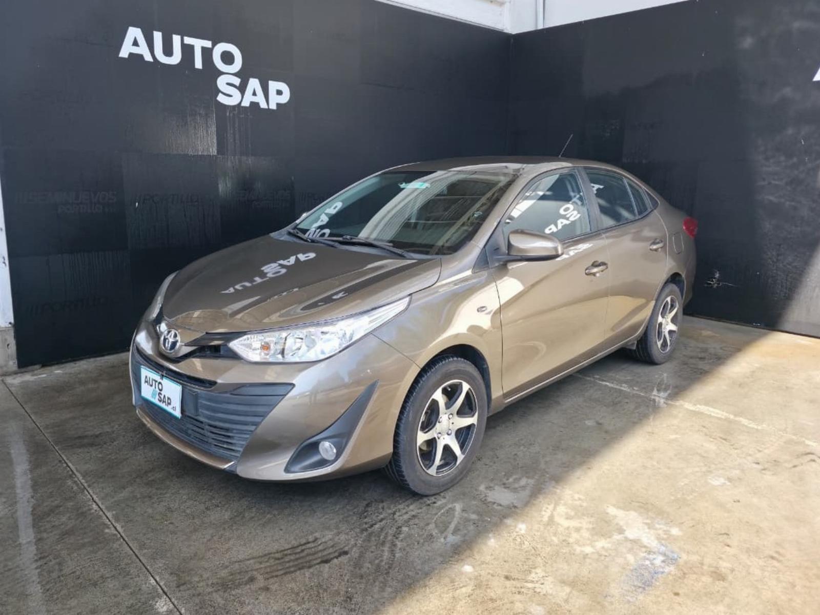 TOYOTA YARIS GLI 1.5 MT FULL 2018 EXCELENTE ESTADO - FULL MOTOR