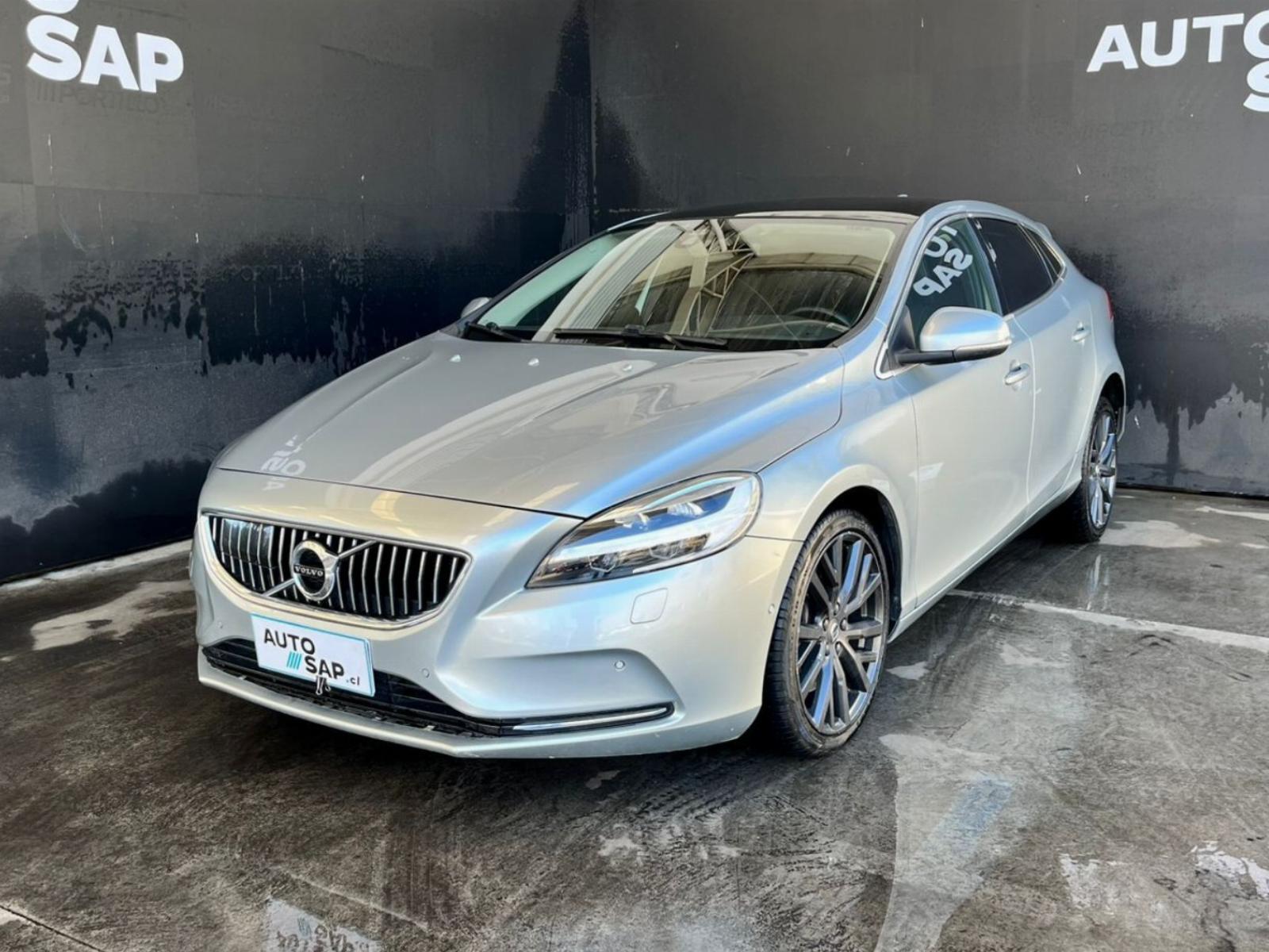 VOLVO V40 2.0 AUT T5 INSCRIPTION 2019 FULL, TAPIZ CUERO, 250 HP - FULL MOTOR