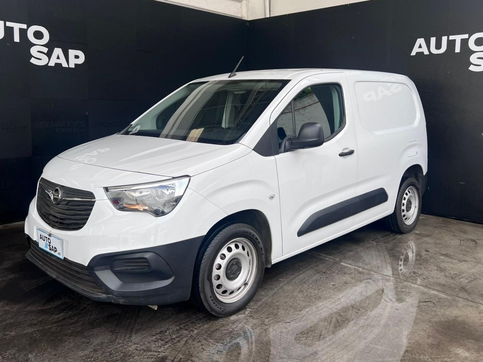 OPEL COMBO 4x2 1.5 MT 2024 IMPECABLE ESTADO - FULL MOTOR