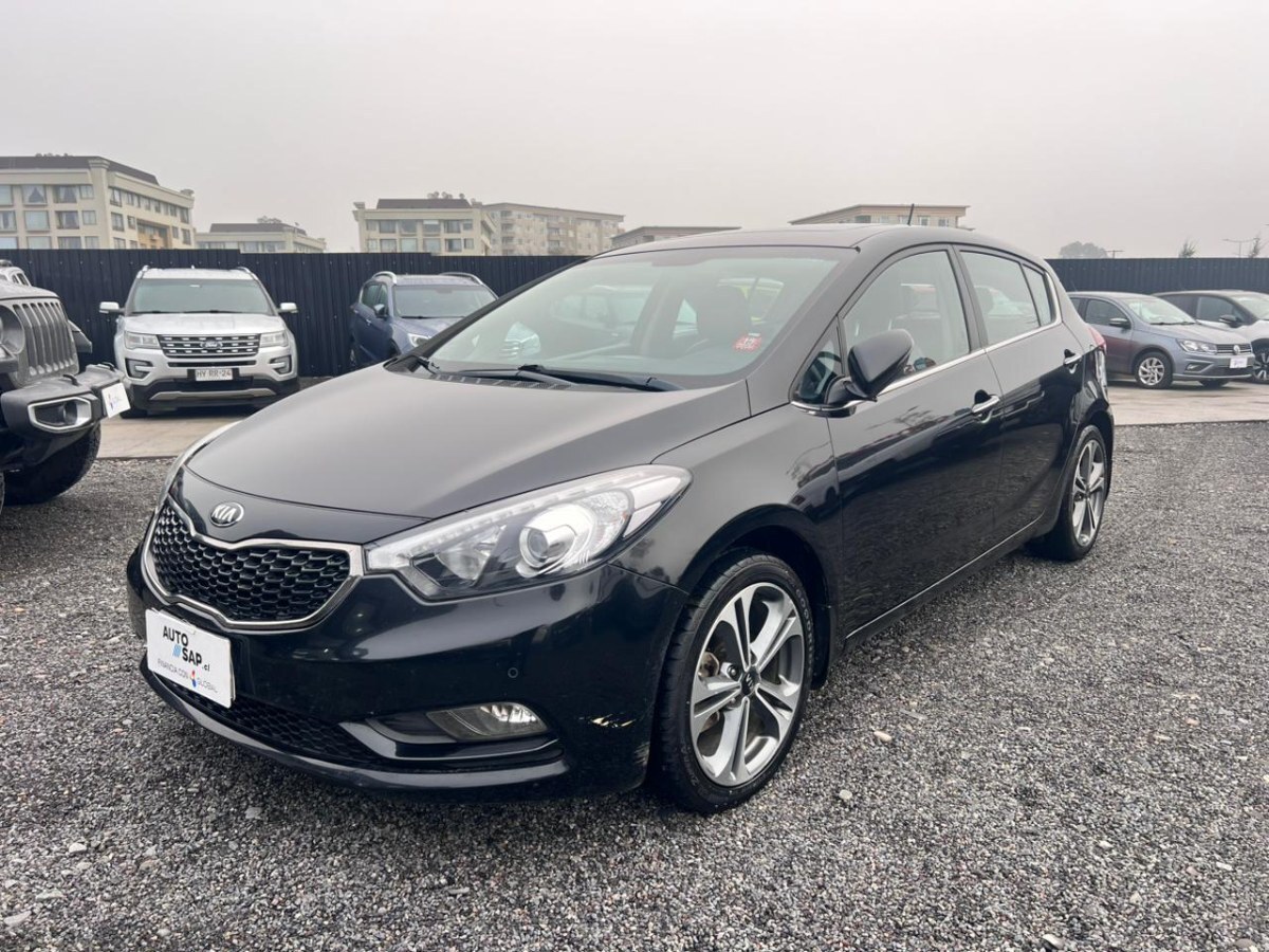 KIA CERATO 5 SX SPORT 2.0 MT  2016 UNICO DUEÑO, EXCELENTE ESTADO - FULL MOTOR
