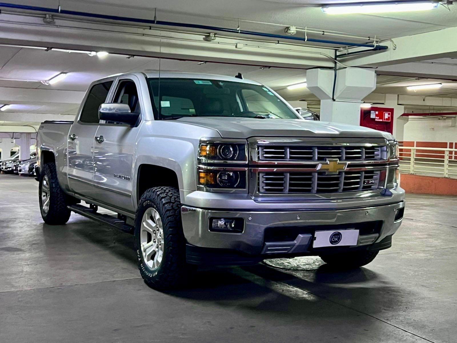 CHEVROLET SILVERADO  LTZ 5.3 4WD 2015 GARANTÍA DE LA MARCA - 