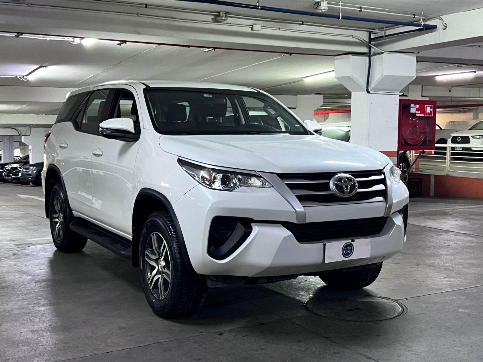 TOYOTA FORTUNER SR5 2.7 AT 2019 TRES CORRIDAS DE ASIENTOS - FULL MOTOR