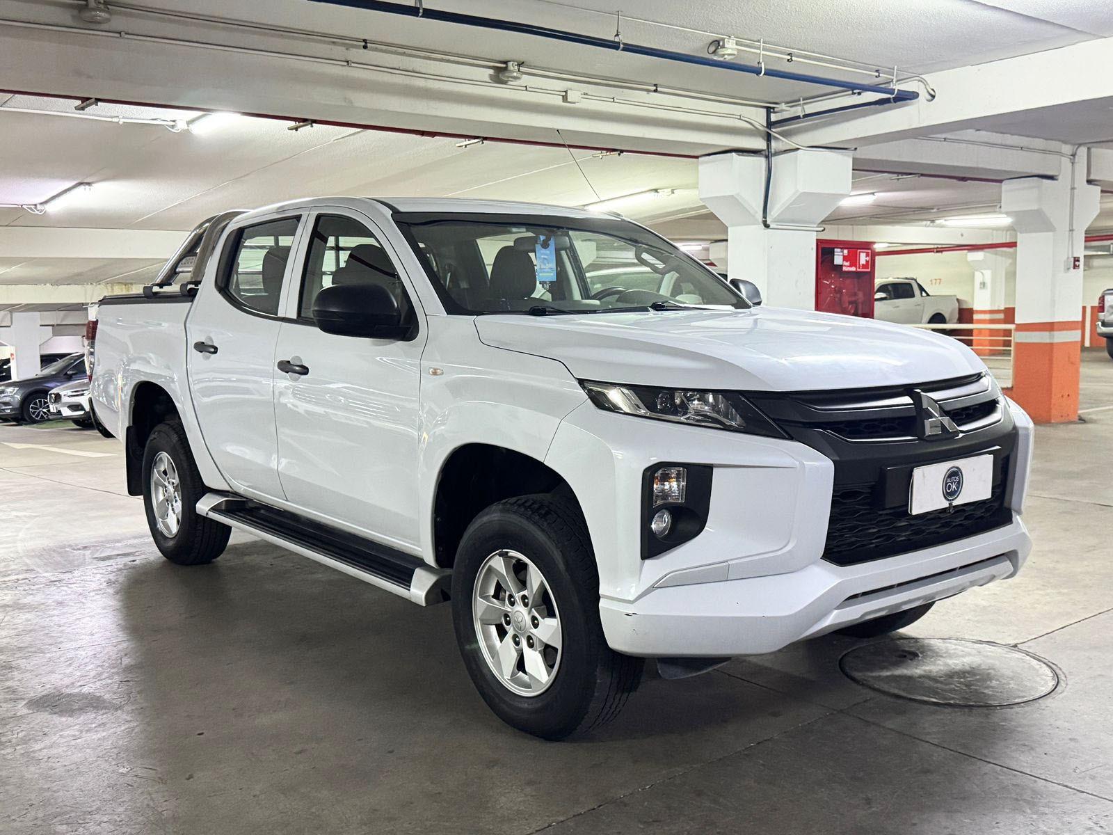 MITSUBISHI L200 WORK CR 2022 MANTENIMIENTO EN LA MARCA UN DUEÑO - 