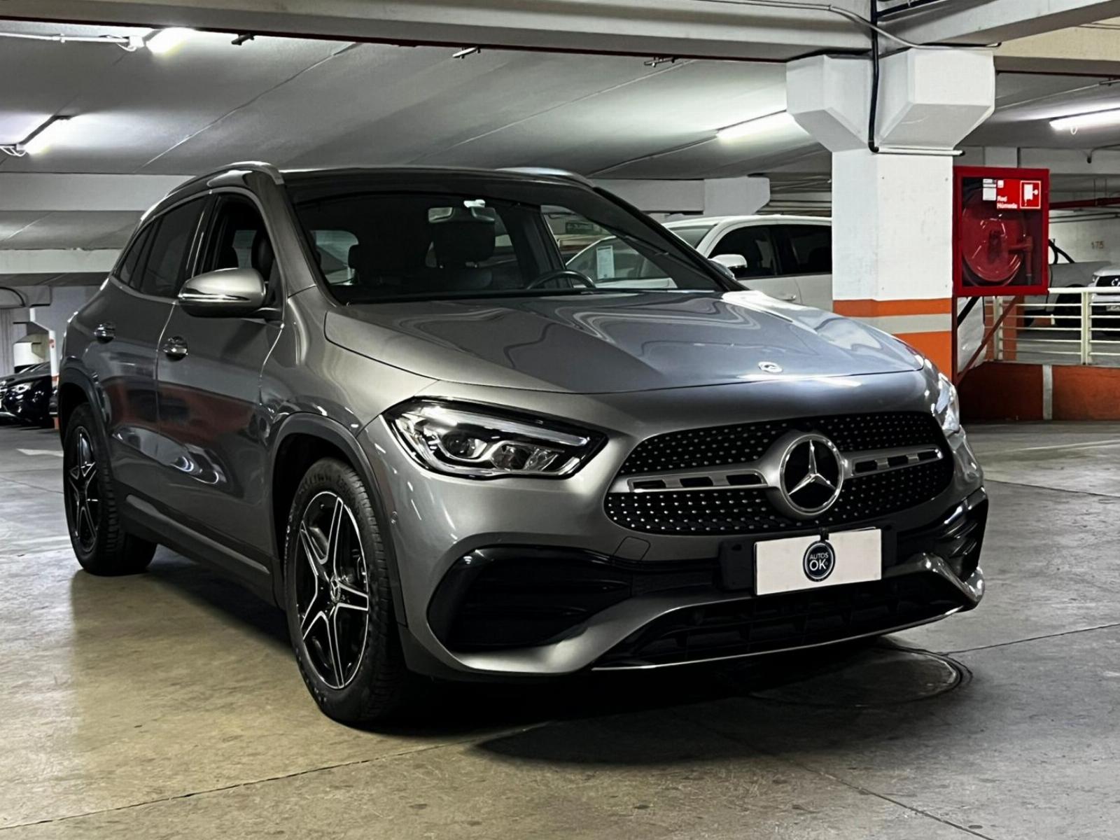 MERCEDES-BENZ GLA 220 d 4MATIC 2023 UN DUEÑO MANTENIMIENTO AL DIA - 
