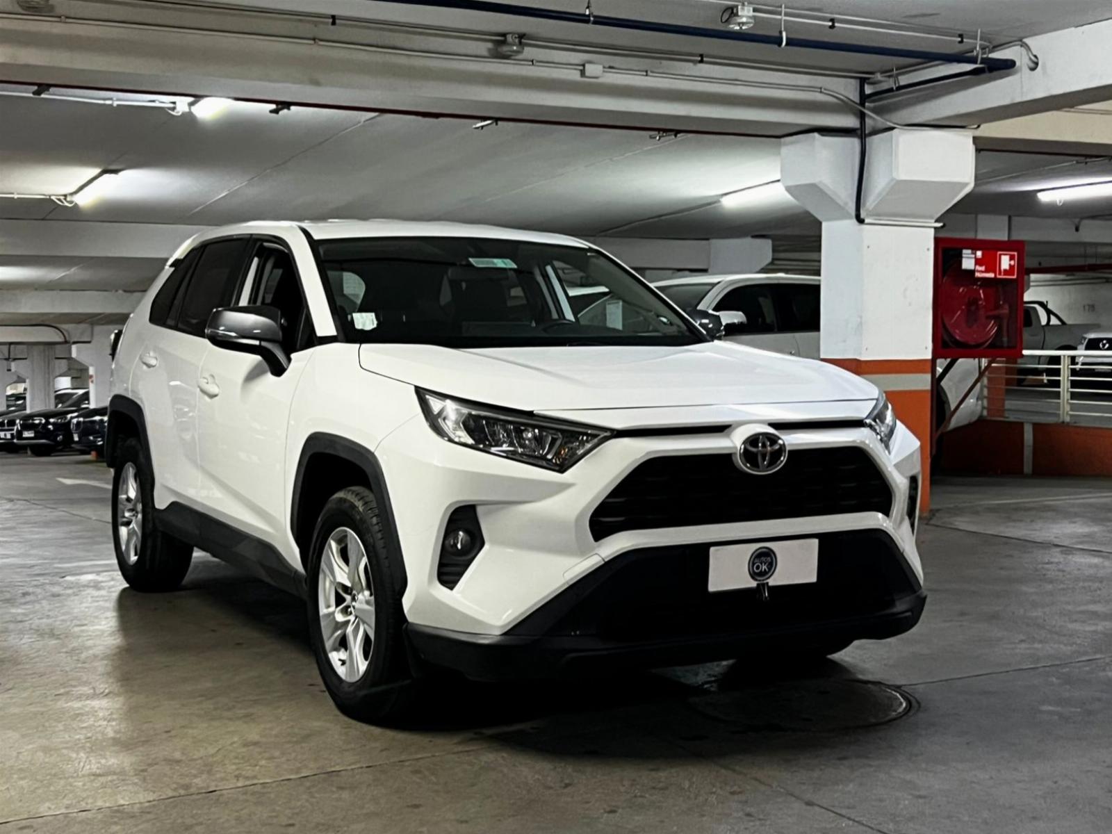 TOYOTA RAV 4 LE 2.0 MT 2020 UN DUEÑO MANTENIMIENTO EN LA MARCA - 