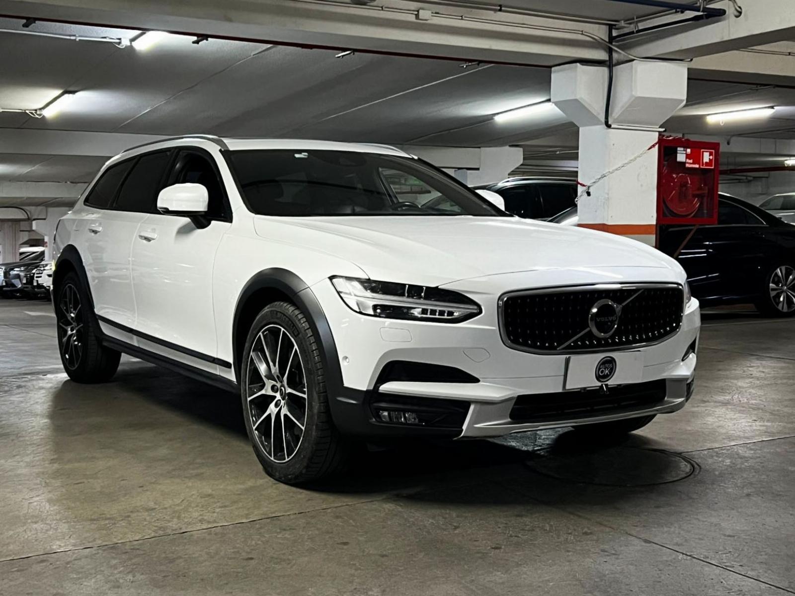 VOLVO V90 CROSS COUNTRY D5 INSCRIPTION 2019 MANTENIMIENTO EN LA MARCA  - FULL MOTOR