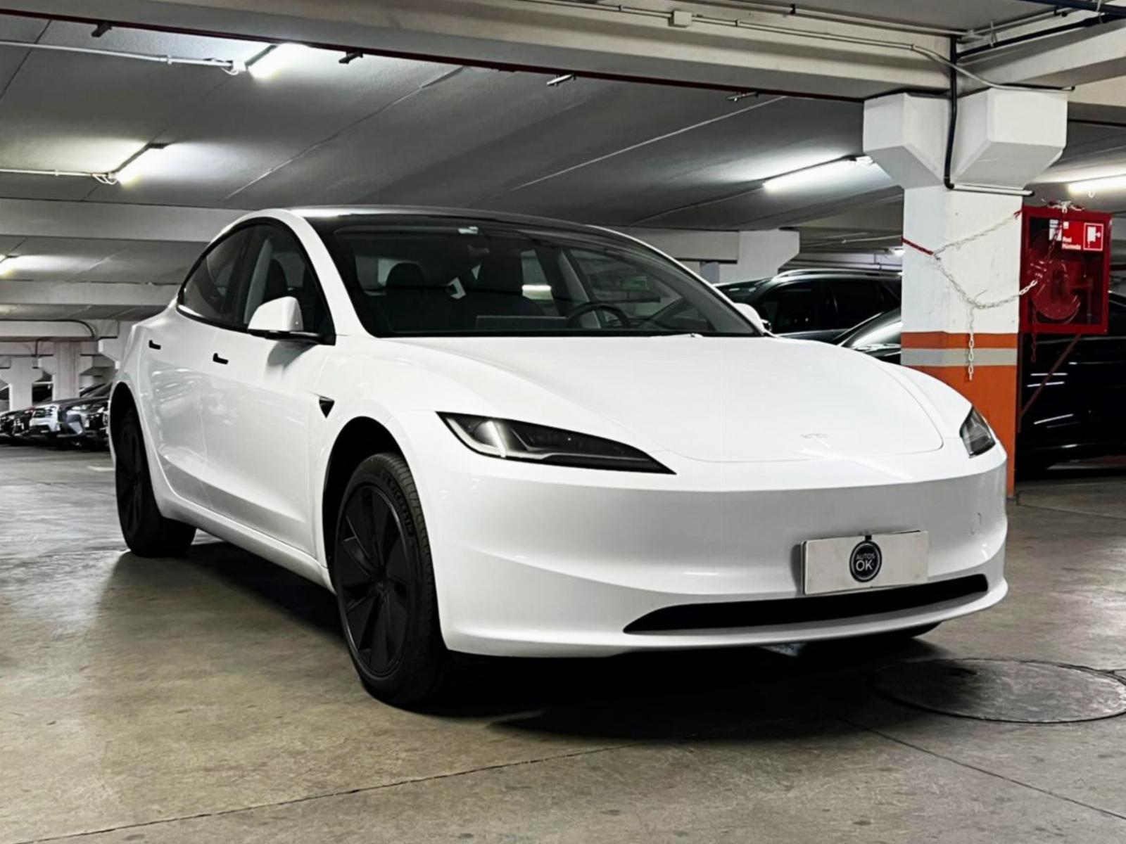 TESLA MODEL 3 FACTURABLE 2024 UN DUEÑO MANTENIMIENTO EN LA MARCA - FULL MOTOR
