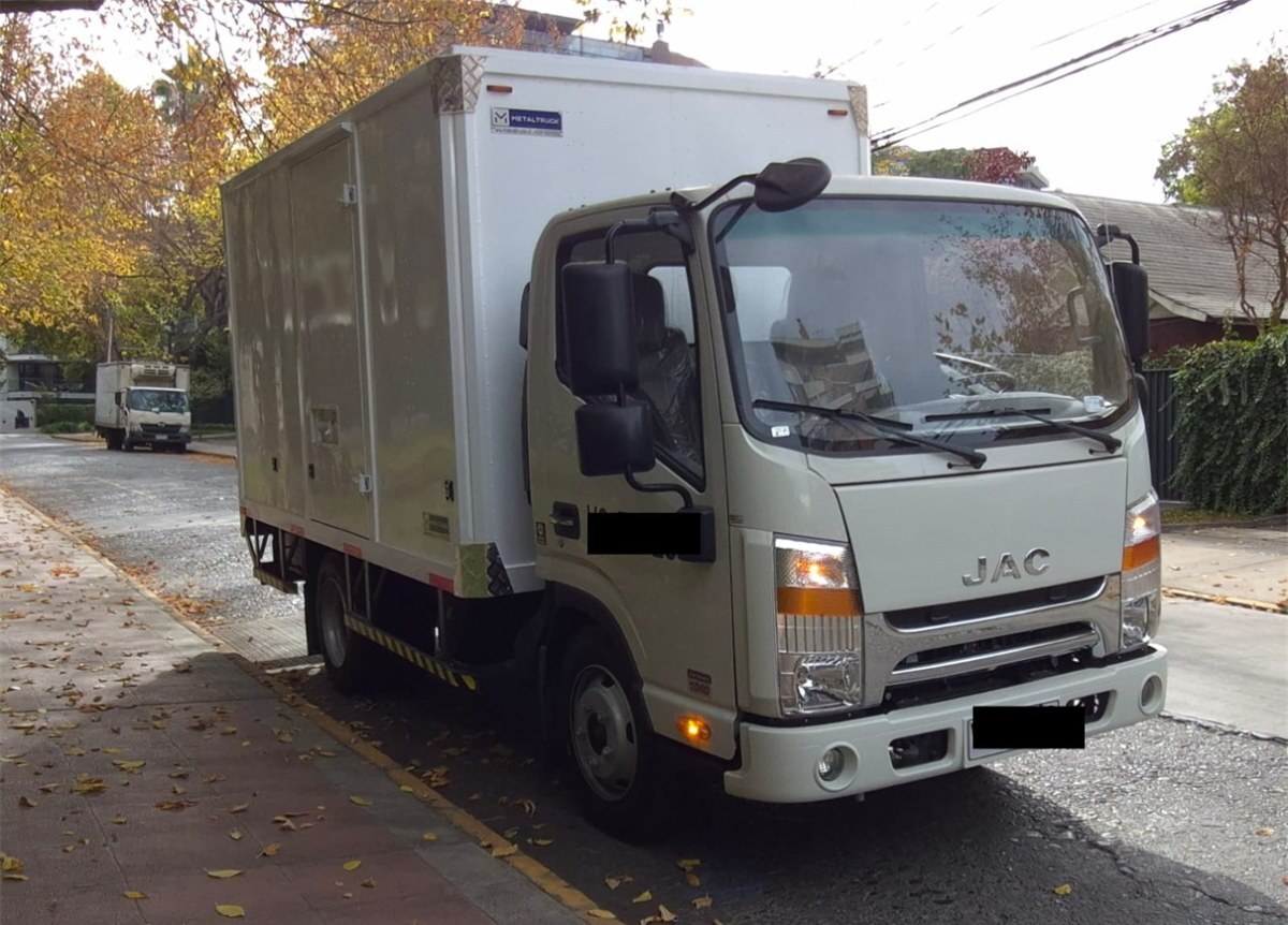 JAC URBAN 1040 2026 FACTURABLE, UN DUEÑO - FULL MOTOR